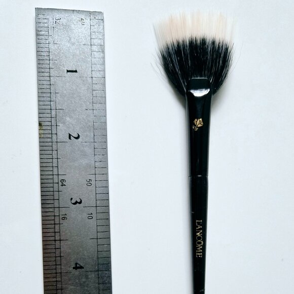 *NEW* Lancome dual ended highlighter/fan brush #31